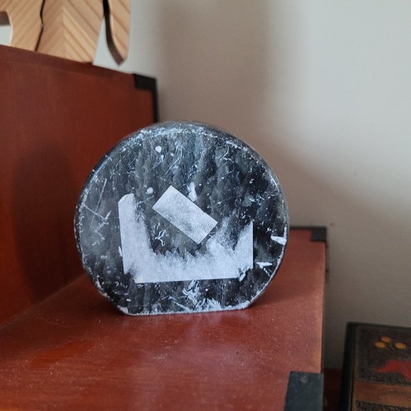 Siku Seal Etching Soap Stone Paperweight Sculpture - Picture 4 of 6
